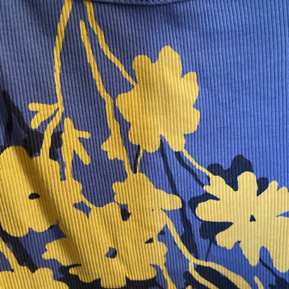 Tank Tops (2). Size Small - Picture 6 of 7